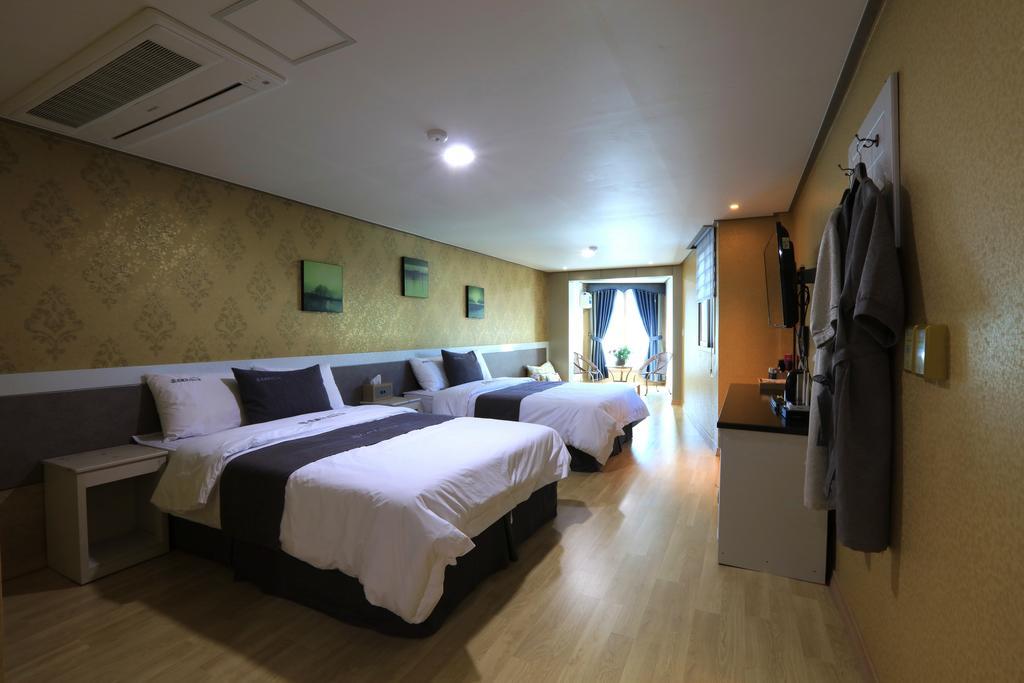 Dorcas Tourist Hostel Tongyeong Exterior foto