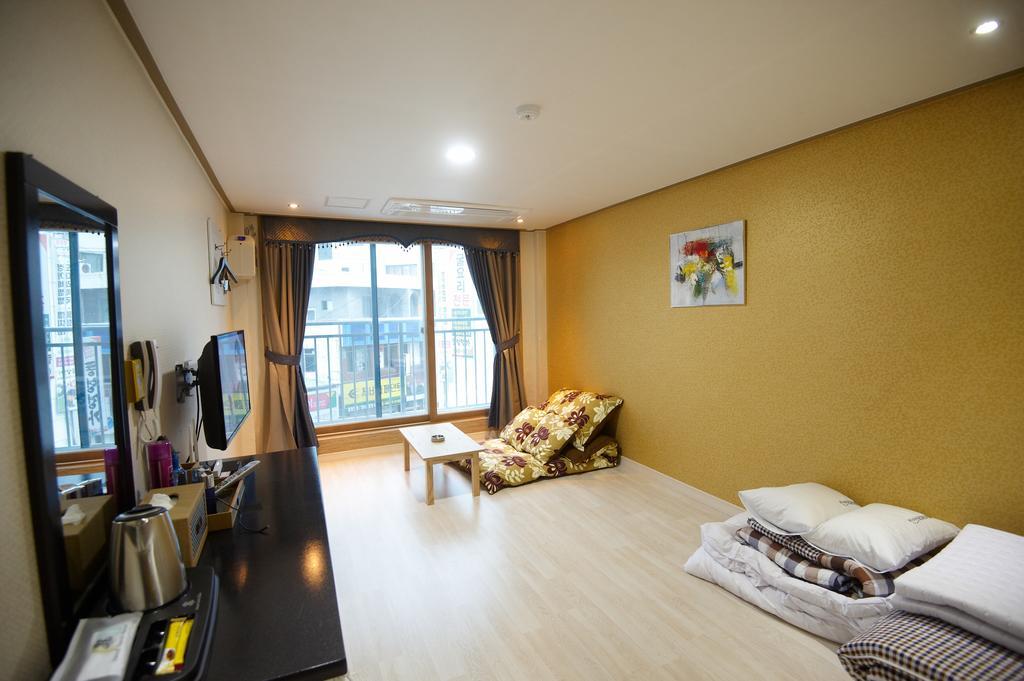 Dorcas Tourist Hostel Tongyeong Exterior foto